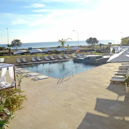 E-Hotel Larnaca Resort & Spa-3
